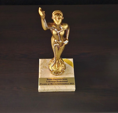 Directora General de Estrategia Tecnológica del TSE recibe Premio al Mérito Informático en la categoría Liderazgo Profesional