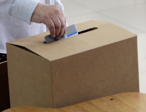 TSE subraya que está prohibido que fiscales de partidos políticos intervengan en el voto asistido, acompañando a la persona electora 