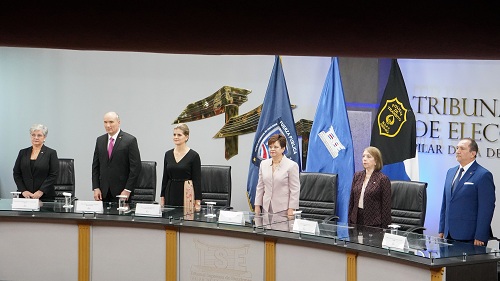 TSE entregó credenciales a Presidencia y Vicepresidencias de la República electas